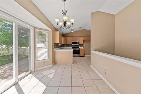 1126 Castle Pines Dr, St Peters, MO 63366 photo 11