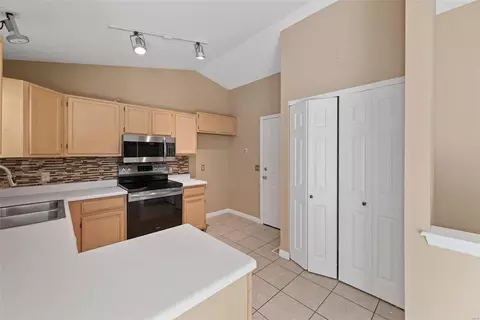 1126 Castle Pines Dr, St Peters, MO 63366 photo 13