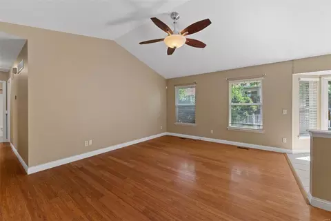 1126 Castle Pines Dr, St Peters, MO 63366 photo 9