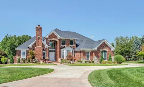 100 Woodland Estates Ct, Lake Saint Louis, MO 63367