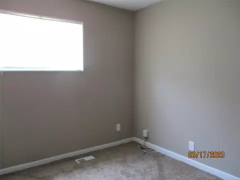 227 Meadowcrest Dr, Saint Louis, MO 63135 photo 6