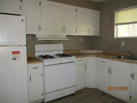 227 Meadowcrest Dr, Saint Louis, MO 63135 photo 11