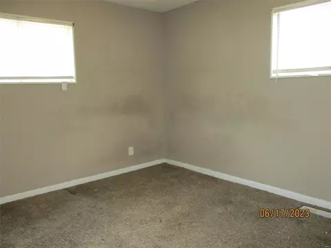 227 Meadowcrest Dr, Saint Louis, MO 63135 photo 7