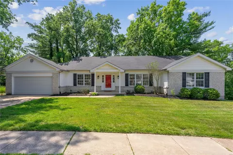 360 Cooperstown Dr, Chesterfield, MO 63017