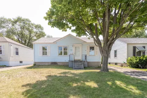 4424 Saint Leo Ln, Saint Ann, MO 63074