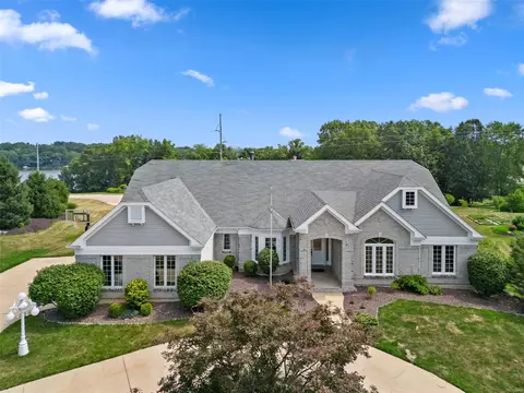 2014 Waters Edge Ct, Lake Saint Louis, MO 63367