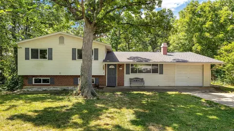 12 Cornell Dr, O'fallon, MO 63366