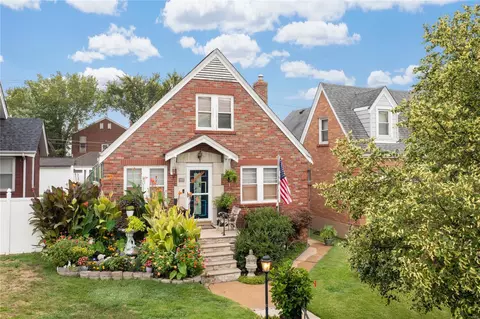 4921 Bancroft Ave, Saint Louis, MO 63109