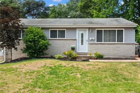 848 Teson Rd, Hazelwood, MO 63042