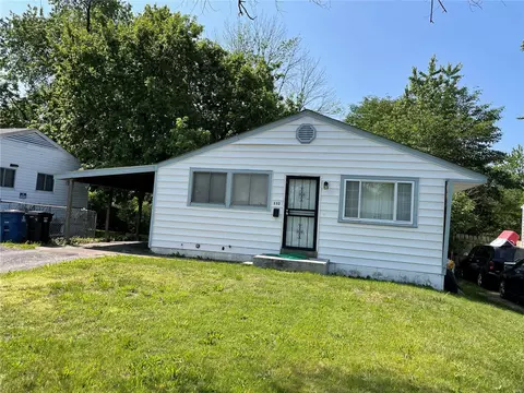 132 Mcalpine Dr, Saint Louis, MO 63137