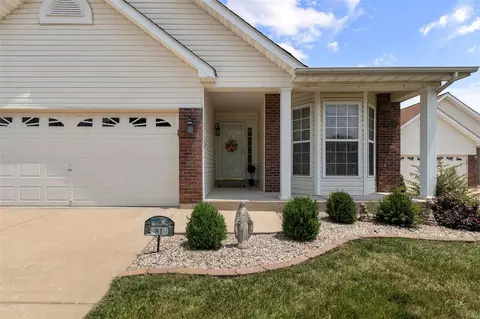 81 Green Park Ln #21B, O'fallon, MO 63366