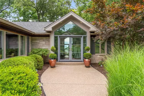 1 Homestead Acres, Saint Louis, MO 63132
