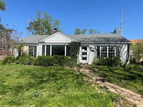 808 Francis Pl, Saint Louis, MO 63105