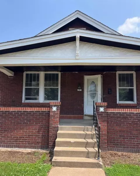 926 Erskine Ave, Saint Louis, MO 63125