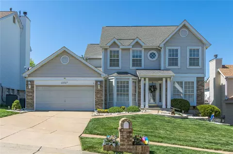 13537 Becker Place Dr, Saint Louis, MO 63128
