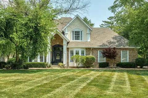 50 Moorings Dr, Lake Saint Louis, MO 63367