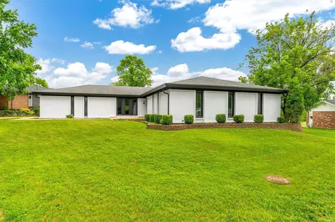 1018 Van Dyke Dr, Ballwin, MO 63011 photo 2