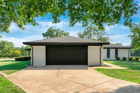 1018 Van Dyke Dr, Ballwin, MO 63011 photo 3