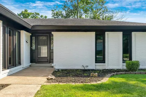 1018 Van Dyke Dr, Ballwin, MO 63011 photo 4