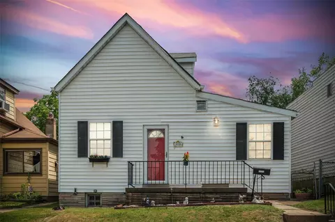 3759 Blow St, Saint Louis, MO 63116