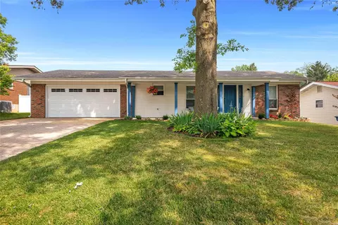 51 San Carlos Dr, Saint Charles, MO 63303
