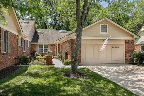 14141 Baywood Villages Dr, Chesterfield, MO 63017