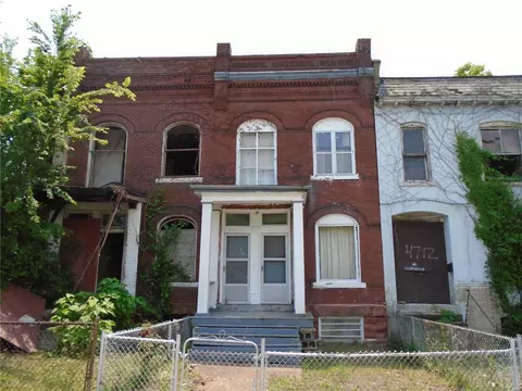 4710 Kensington Pl, Saint Louis, MO 63108