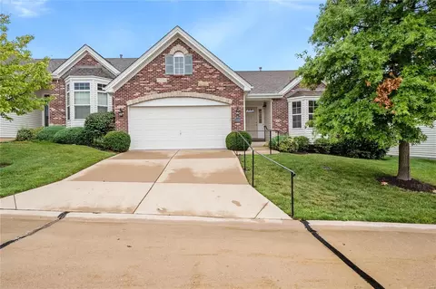 23 Lindbergh Place Ct, Saint Louis, MO 63146