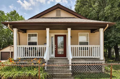 8214 Aronia Ave, Saint Louis, MO 63123