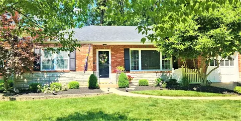 1201 Eastbrook Ln, Saint Louis, MO 63119