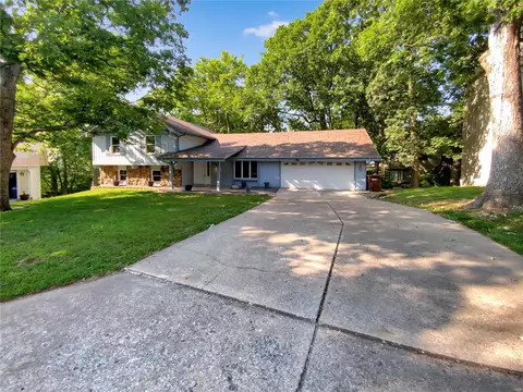 11 Pointer Ct, Lake Saint Louis, MO 63367