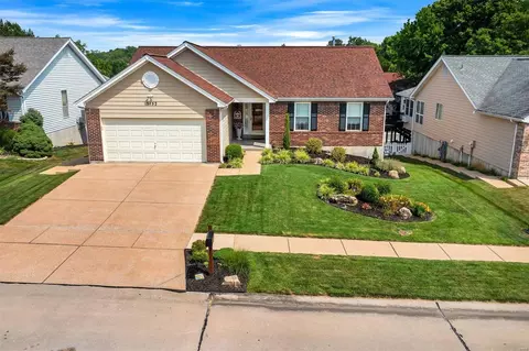 5152 Kings Park Dr, Saint Louis, MO 63129