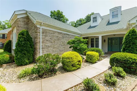6 Roseberry Topping Ct, Weldon Spring, MO 63304 photo 4