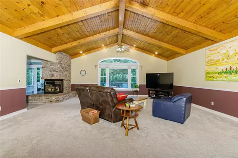 6 Roseberry Topping Ct, Weldon Spring, MO 63304 photo 5