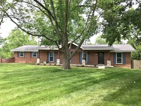 12985 Wallingshire Ct, Creve Coeur, MO 63141