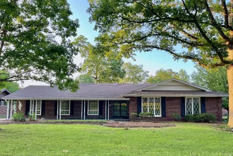 10219 Whitlock Dr, Saint Louis, MO 63114