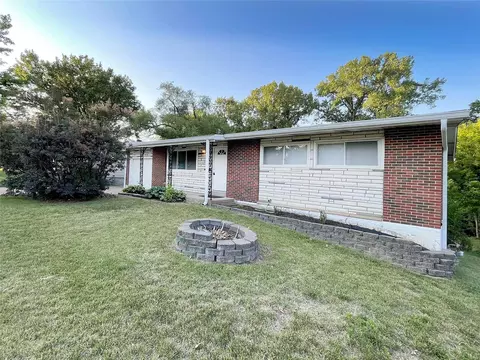 10254 Dacey Dr, Saint Louis, MO 63136