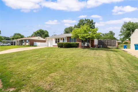 5437 Butler Hill Estates Dr, Saint Louis, MO 63128