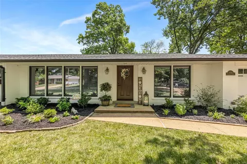 1434 Michele Dr, Saint Louis, MO 63122