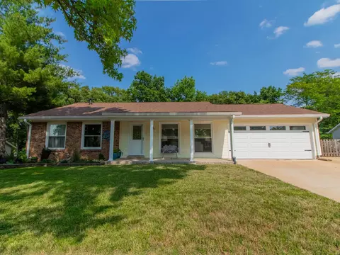 914 La Bonne Pkwy, Manchester, MO 63021