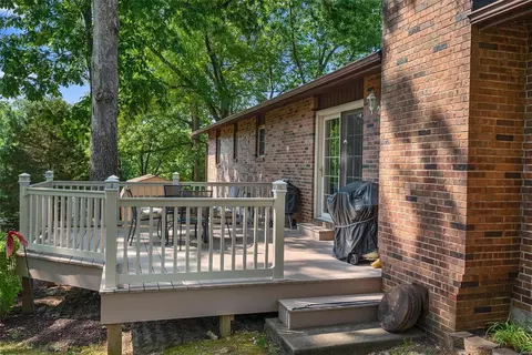 2 Carr Cir, O'fallon, MO 63366 photo 3