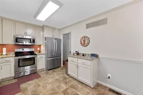 2 Carr Cir, O'fallon, MO 63366 photo 7