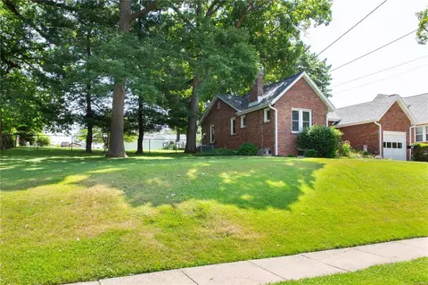 1750 Dyer Ave, Saint Louis, MO 63114