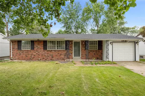 280 Patterson Ln, Florissant, MO 63031