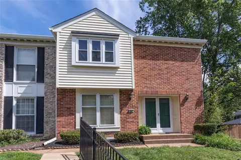 840 Amolac Dr, Saint Louis, MO 63141