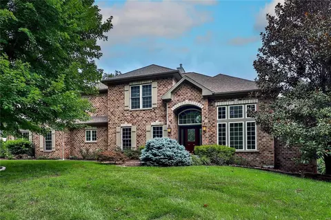 6 Country Fair Ln, Creve Coeur, MO 63141