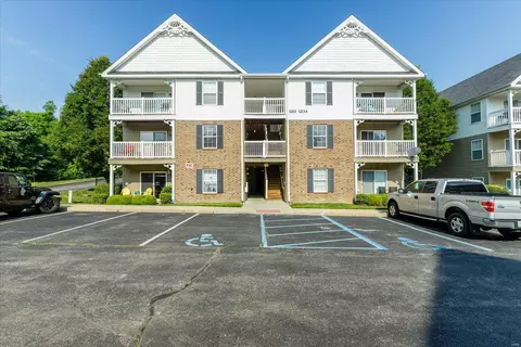 1214 Saravalle Dr, Saint Peters, MO 63376