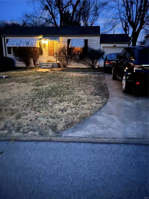 1408 Corinth Dr, Saint Louis, MO 63137