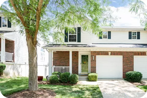 1318 Big Bend Crossing Dr, Manchester, MO 63088
