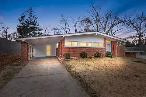 967 Warder, University City, MO 63130